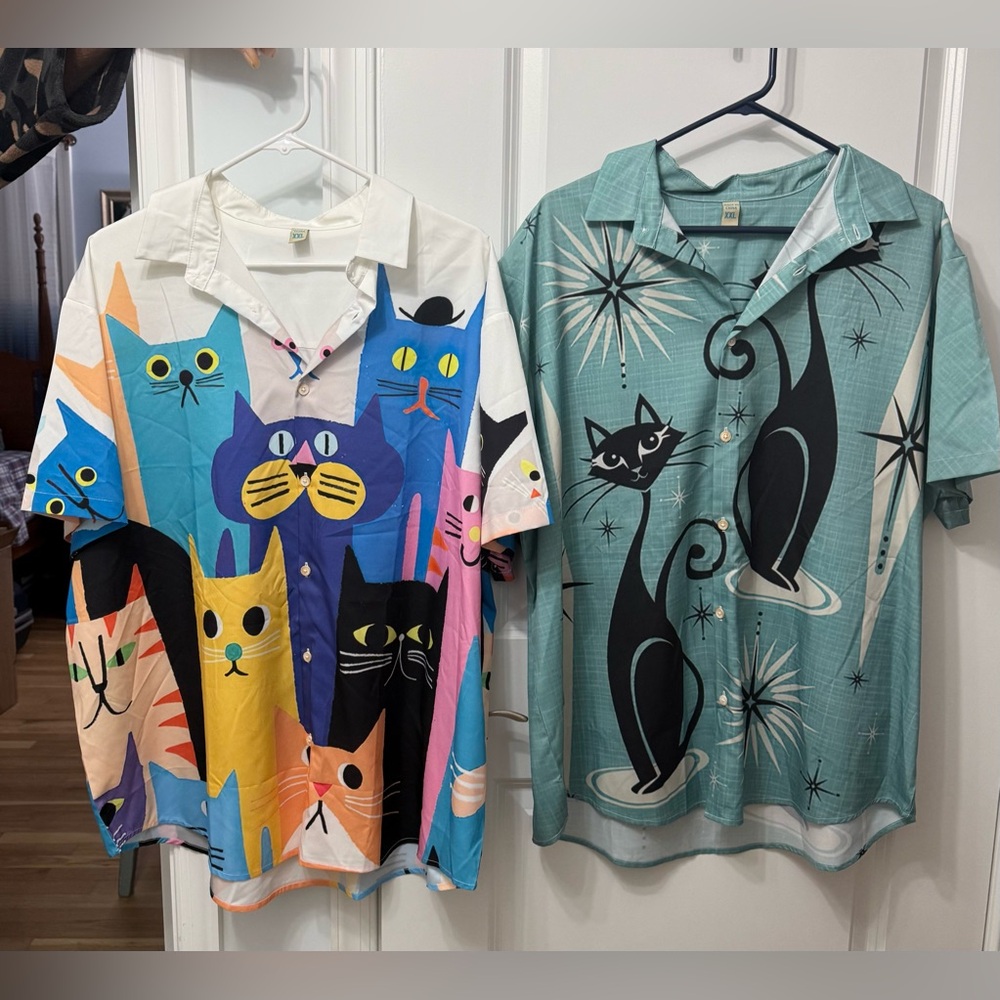 2 Whimsical Cats Button Down Short Sleeve Shirts - NWOT